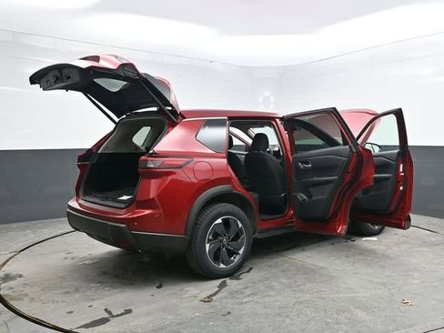 Used 2025 Nissan Rogue SV image 49