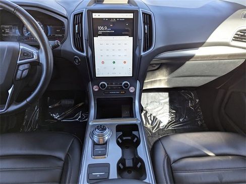 Used 2022 Ford Edge SEL image 17