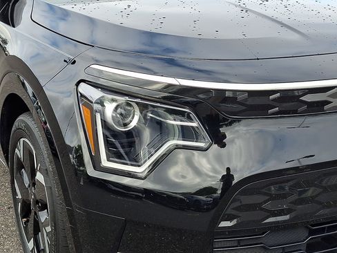 Used 2023 Kia Niro Wind FWD image 9