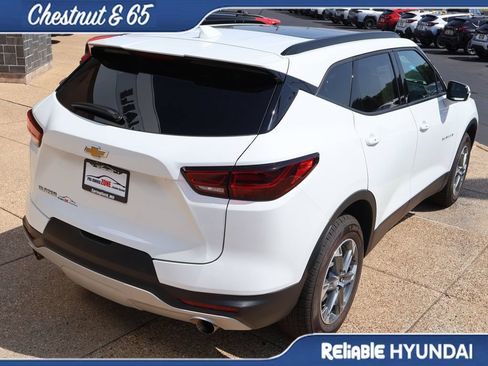 Used 2023 Chevrolet Blazer LT w/ Sound & Technology Package FWD image 6