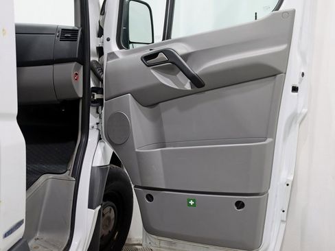 Used 2014 Mercedes-Benz Sprinter 144 Cargo image 21
