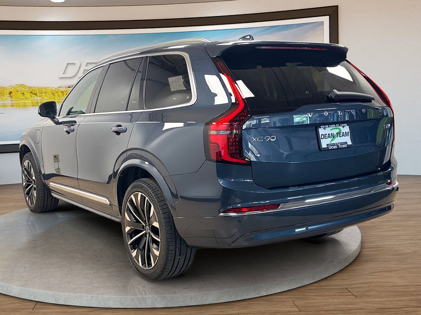 New 2026 Volvo XC90 T8 Plus w/ Protection Package AWD/4WD image 6