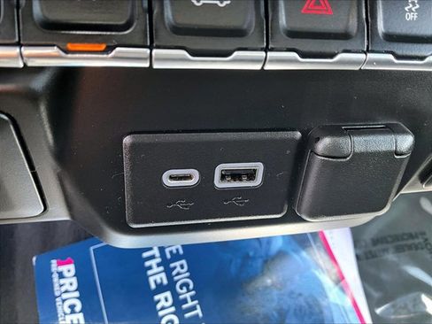 Used 2022 Chevrolet Silverado 1500 Custom image 25