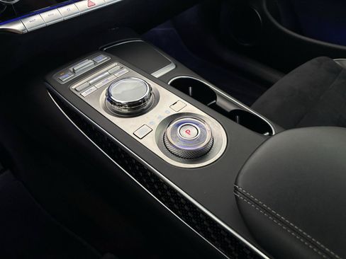 Used 2022 Genesis GV70 3.5T Sport w/ Sport Prestige Package AWD/4WD image 18