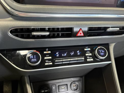 Used 2022 Hyundai Sonata Limited w/ Preferred Accessory Package FWD image 44