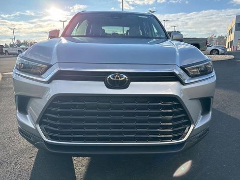 Certified 2024 Toyota Grand Highlander XLE image 2