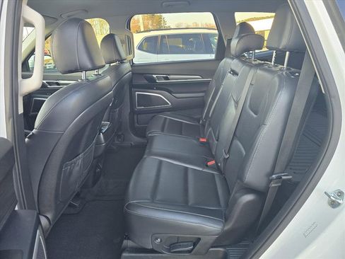Used 2020 Kia Telluride LX image 10