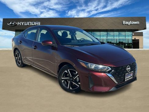 Used 2025 Nissan Sentra SV image 1