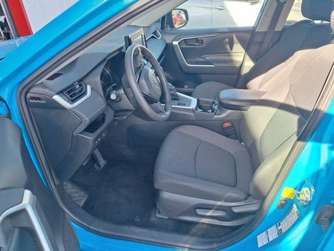 Used 2021 Toyota RAV4 LE image 11