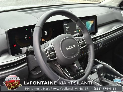 Certified 2025 Kia Sorento S w/ Panoramic Sunroof Package image 13