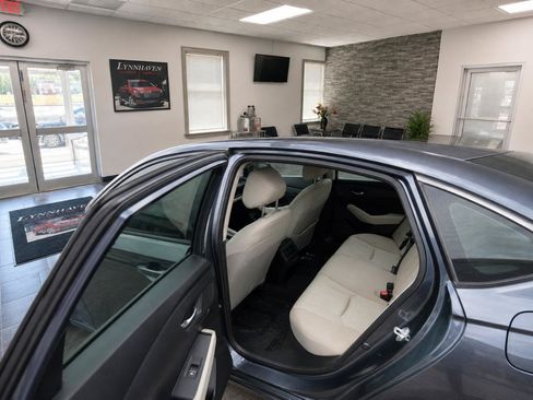 Used 2025 Honda Accord SE image 14