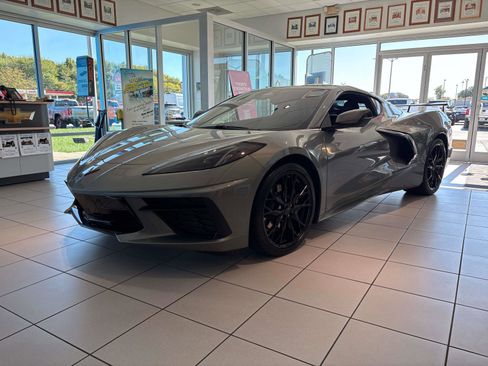 Used 2024 Chevrolet Corvette Stingray Coupe w/ 1LT image 17