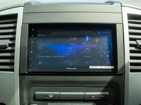 Used 2016 Nissan Frontier SV AWD/4WD image 16