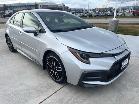 Used 2020 Toyota Corolla XSE image 3