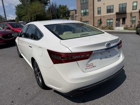 Used 2018 Toyota Avalon XLE w/ All Weather Liner Package FWD image 5