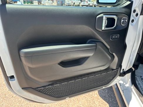 Used 2025 Jeep Wrangler Unlimited Sport AWD/4WD image 10