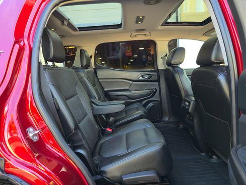 Used 2017 GMC Acadia SLT FWD image 33