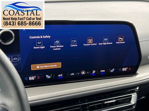 Used 2025 Chevrolet Traverse LT AWD/4WD image 41