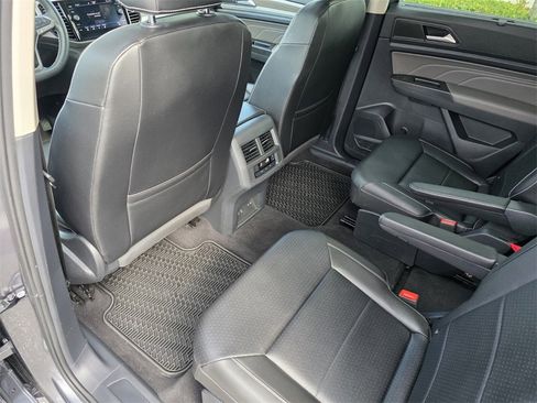 Used 2022 Volkswagen Atlas SEL image 15
