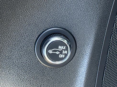 Used 2022 Buick Envision Essence w/ Sport Touring Package AWD/4WD image 17