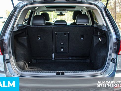 Used 2024 Volkswagen Taos SE image 22