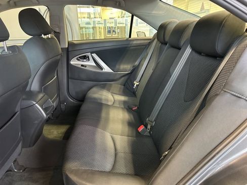 Used 2011 Toyota Camry SE image 23