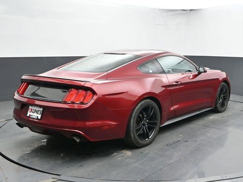 Used 2017 Ford Mustang Coupe RWD image 9