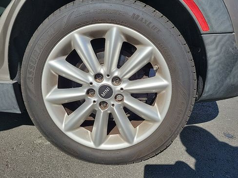 Used 2016 MINI Cooper Clubman Clubman image 17