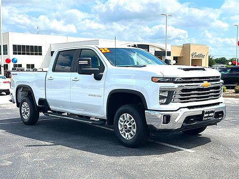 Used 2025 Chevrolet Silverado 2500 LT w/ Convenience Package AWD/4WD image 10