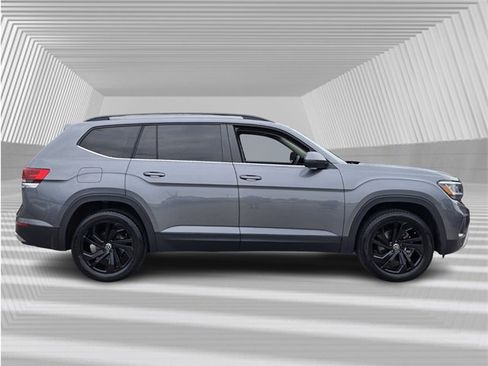 Used 2022 Volkswagen Atlas SE w/ Black Wheel Package image 3