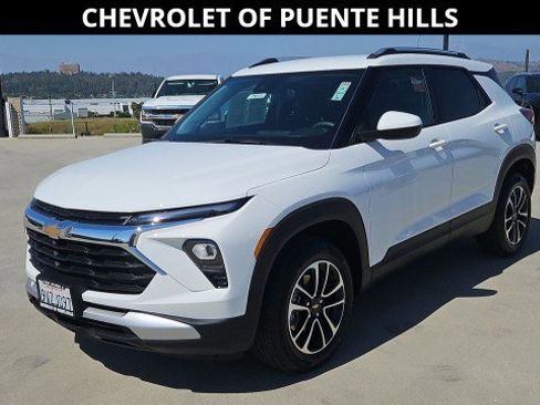 Used 2026 Chevrolet TrailBlazer LT AWD/4WD image 1
