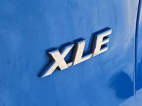 Used 2021 Toyota RAV4 XLE FWD image 11