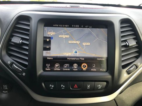 Used 2016 Jeep Cherokee Trailhawk w/ Comfort/Convenience Group image 22