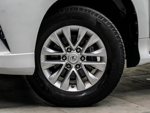 Used 2019 Lexus GX 460 Premium image 3