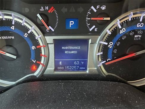 Used 2016 Toyota 4Runner SR5 image 2