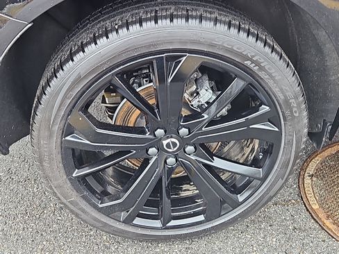 Used 2025 Volvo XC60 B5 Ultra image 32