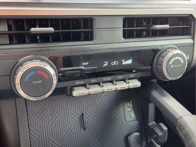Used 2025 Toyota 4Runner SR5 AWD/4WD image 28