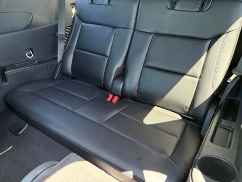 Used 2023 Ford Explorer ST AWD/4WD image 12