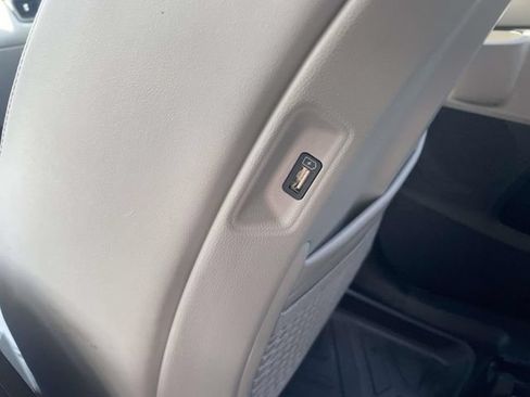 Certified 2023 Kia Sorento S FWD image 16