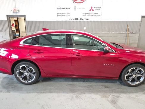 Used 2024 Chevrolet Malibu LT FWD image 2