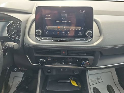 Used 2024 Nissan Rogue S FWD image 20