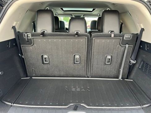 Used 2024 Nissan Pathfinder Platinum image 26