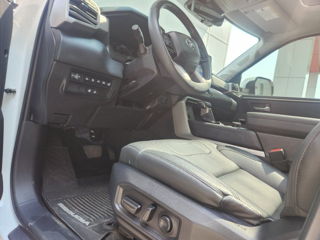 Used 2024 Toyota Sequoia Limited w/ Tow Technology Package AWD/4WD image 20