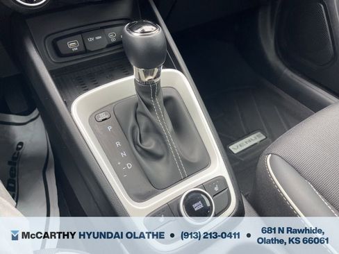 Certified 2024 Hyundai Venue Limited FWD image 11