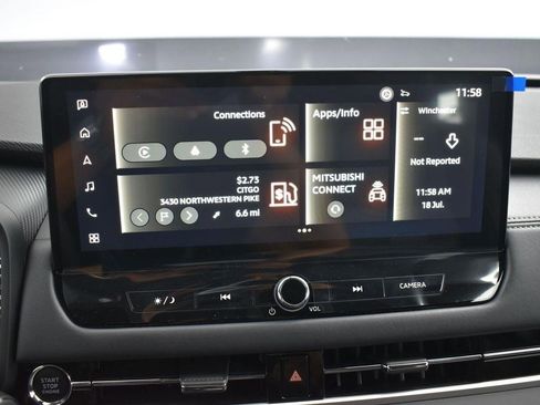 New 2025 Mitsubishi Outlander SE image 17