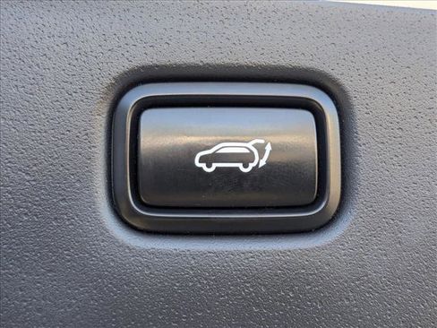 Used 2023 Kia Niro SX Touring FWD image 7