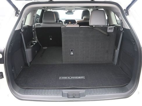 Used 2021 Toyota Highlander Limited image 36