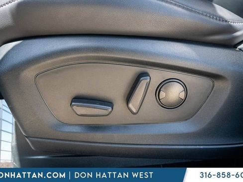 Used 2023 Ford Explorer XLT w/ Equipment Group 202A AWD/4WD image 18