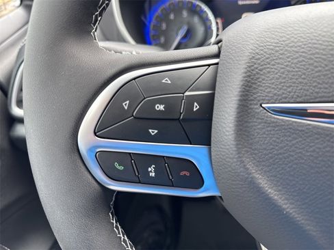 New 2026 Chrysler Pacifica Select image 17