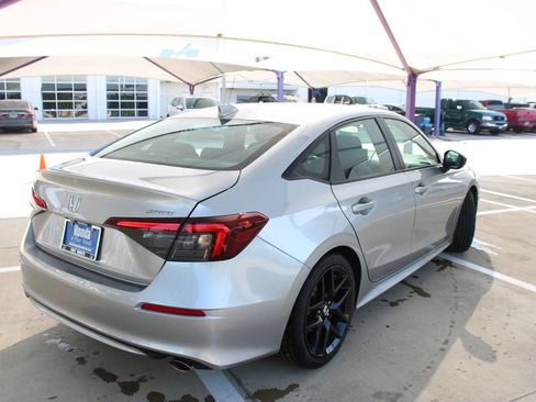 Used 2025 Honda Civic Sport image 6